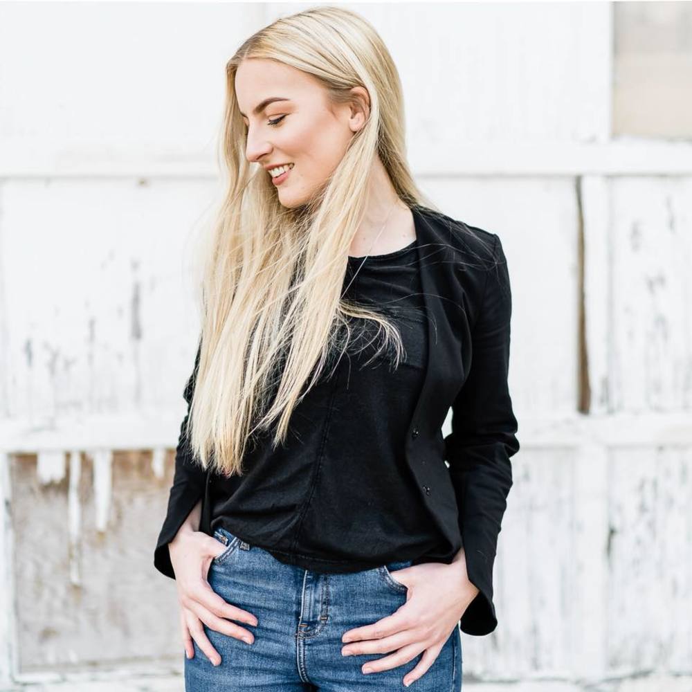 Meet your Posher, Lizzie